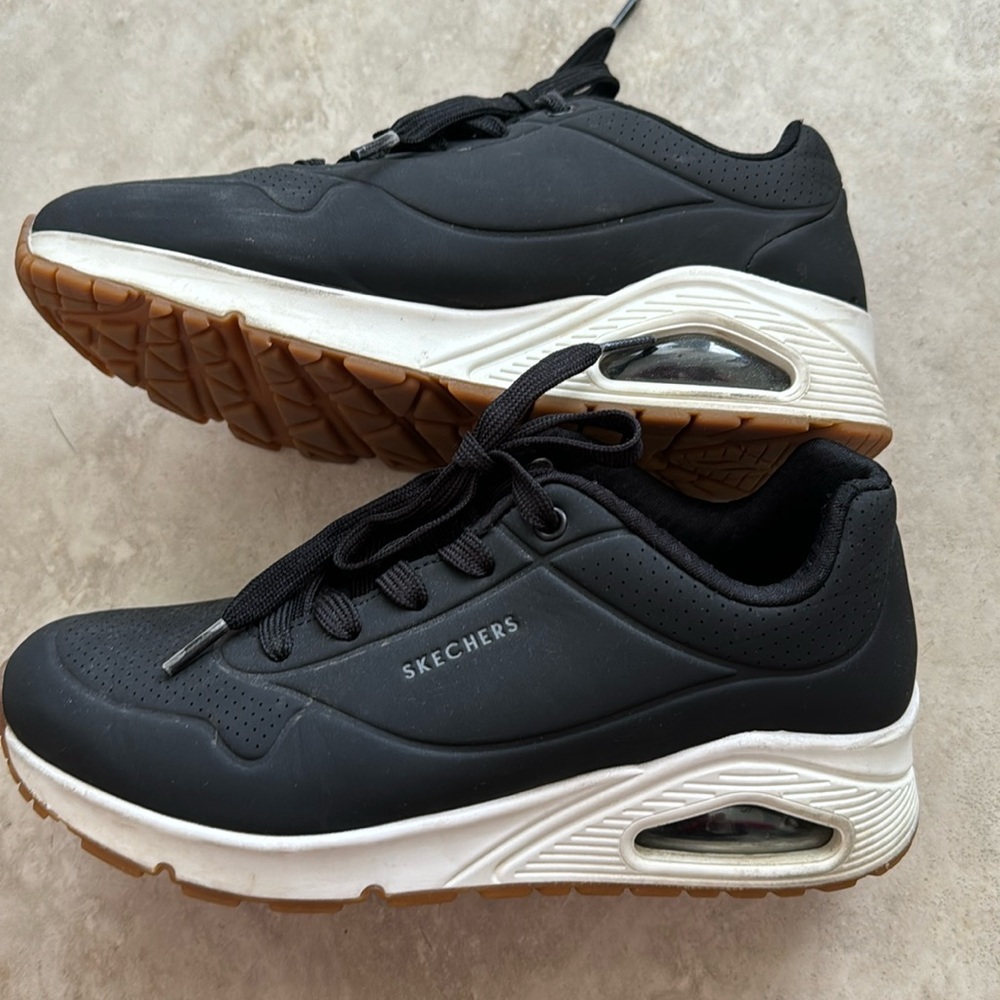 Skechers black sneakers